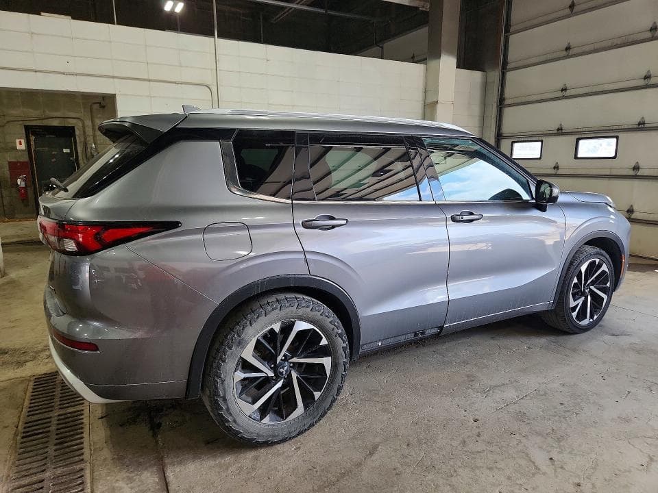 2022 MITSUBISHI OUTLANDER SEL 3