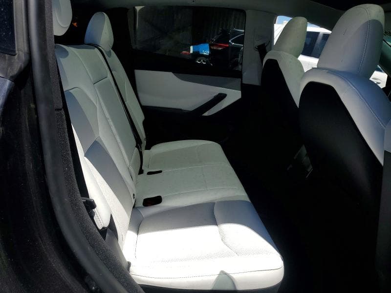 2026 TESLA MODEL Y 10