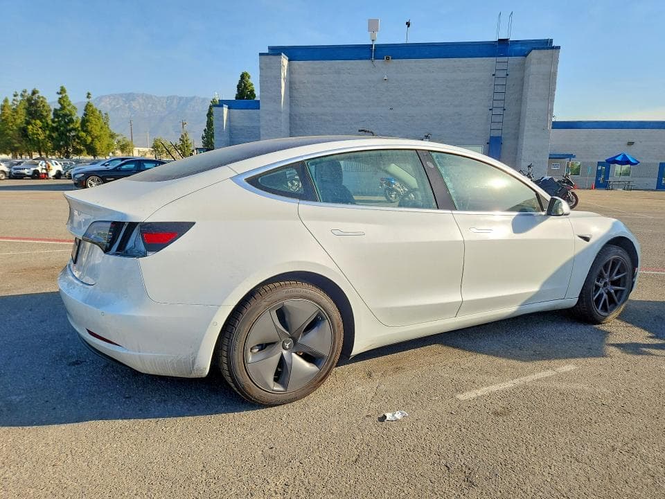 2020 TESLA MODEL 3 3