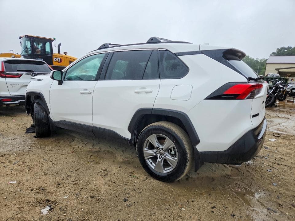 2025 TOYOTA RAV4 XLE 2