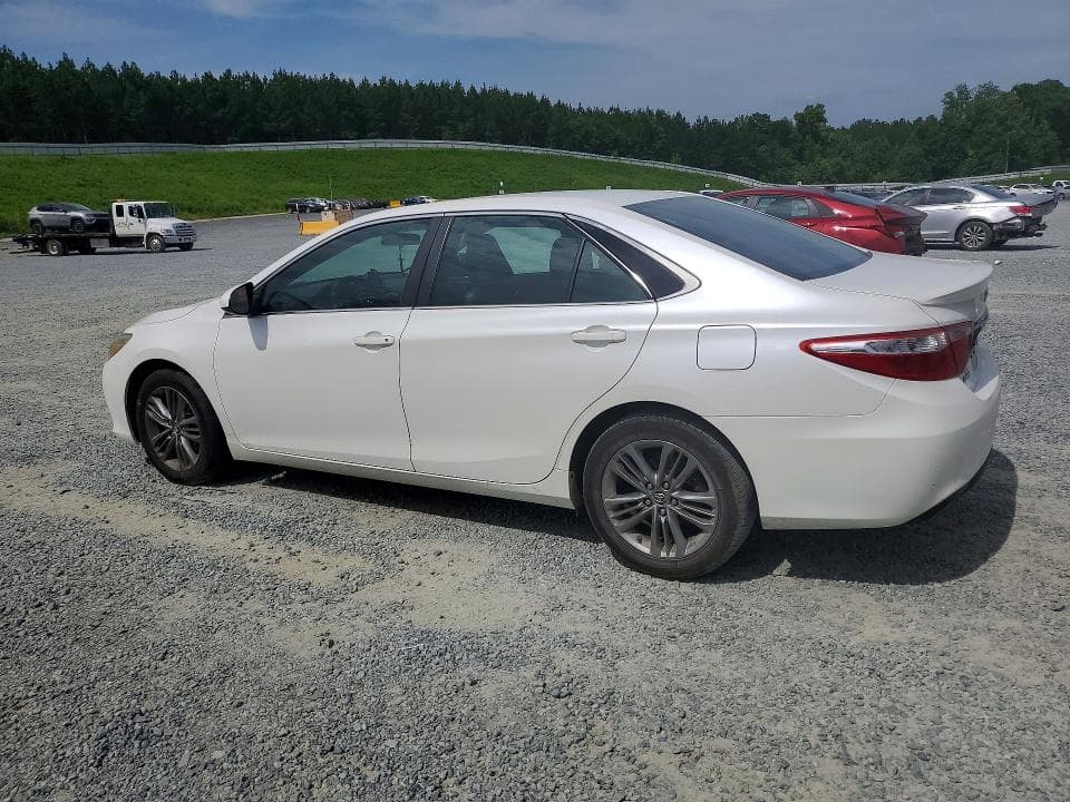 2017 TOYOTA CAMRY SE 2