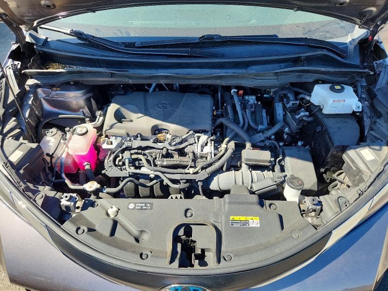 2021 TOYOTA SIENNA XLE 12