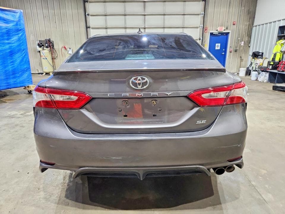 2020 TOYOTA CAMRY SE 6