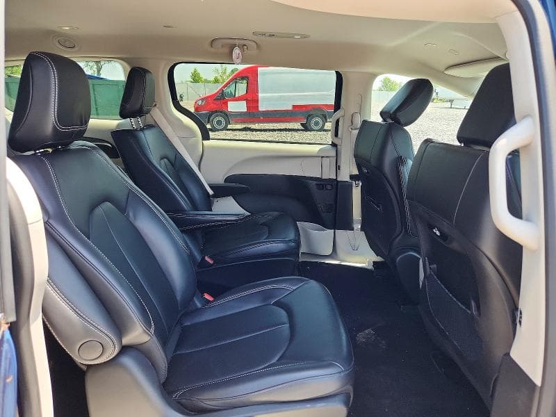 2023 CHRYSLER PACIFICA HYBRID TOURING L 11