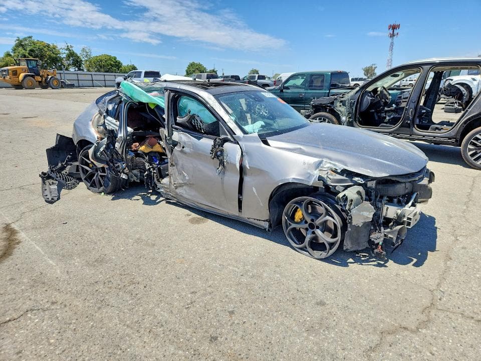 2018 ALFA ROMEO GIULIA TI 4