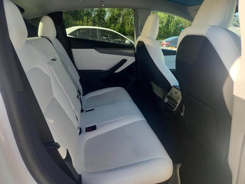 2026 TESLA MODEL Y 10