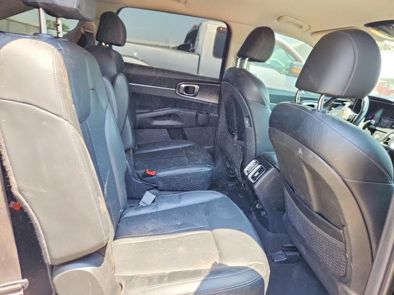 2021 KIA SORENTO S 11