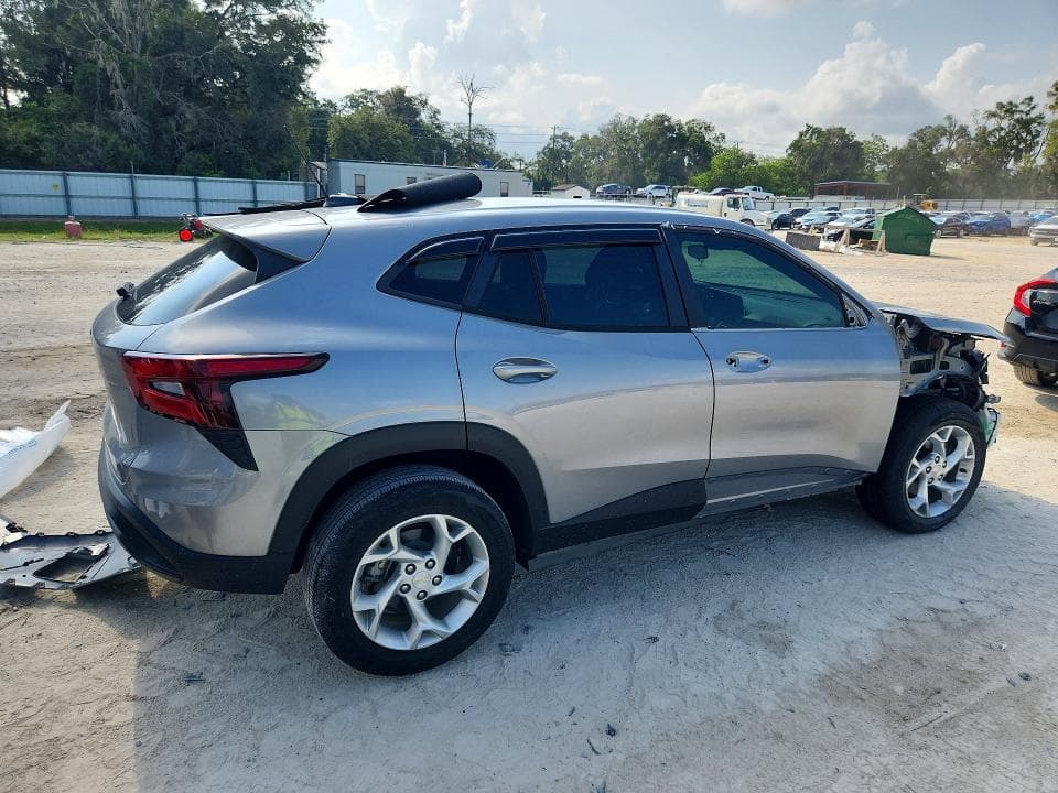 2024 CHEVROLET TRAX LS 3