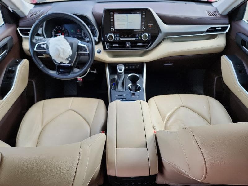 2021 TOYOTA HIGHLANDER XLE 8