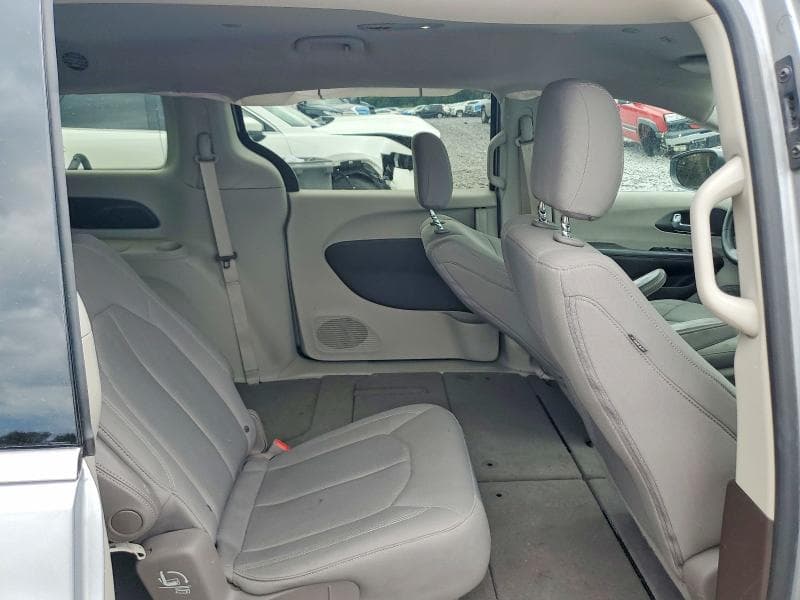 2019 CHRYSLER PACIFICA LX 11