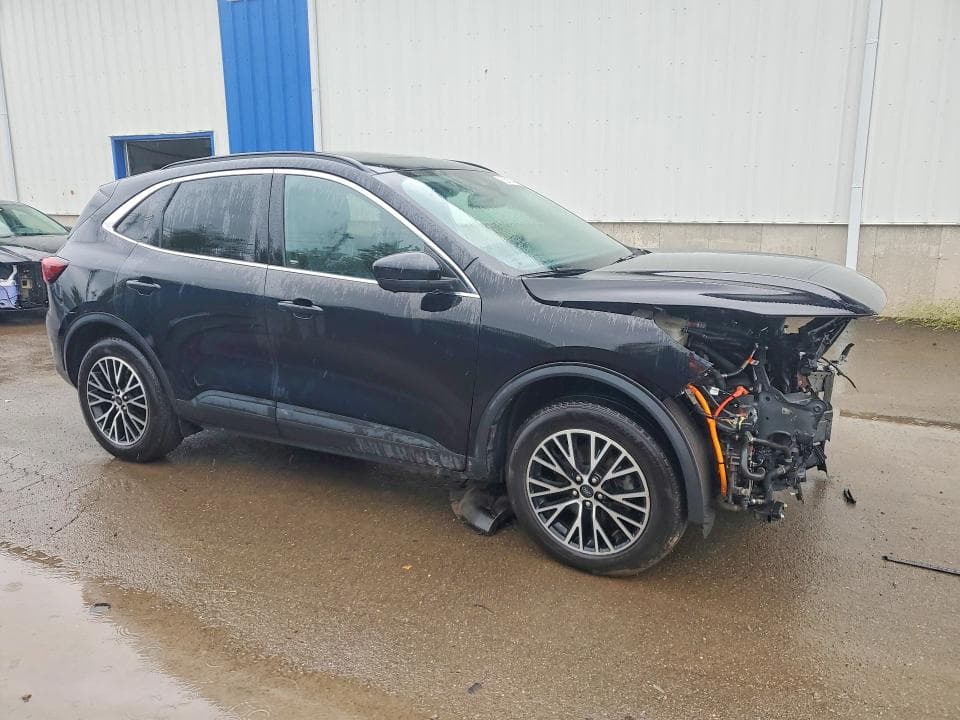 2025 FORD ESCAPE 4
