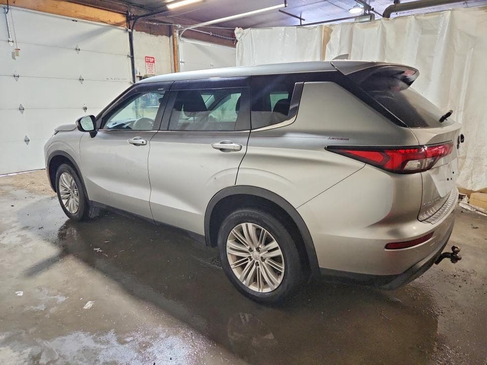 2022 MITSUBISHI OUTLANDER ES 2