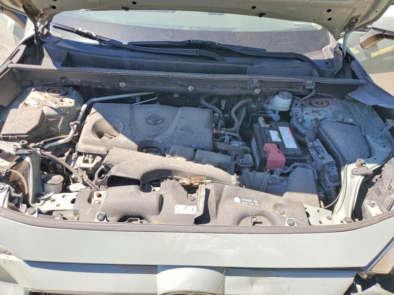 2019 TOYOTA RAV4 XLE 12