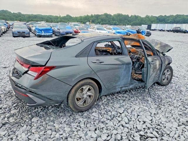 2025 HYUNDAI ELANTRA SE 3