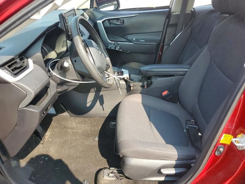 2021 TOYOTA RAV4 LE 7