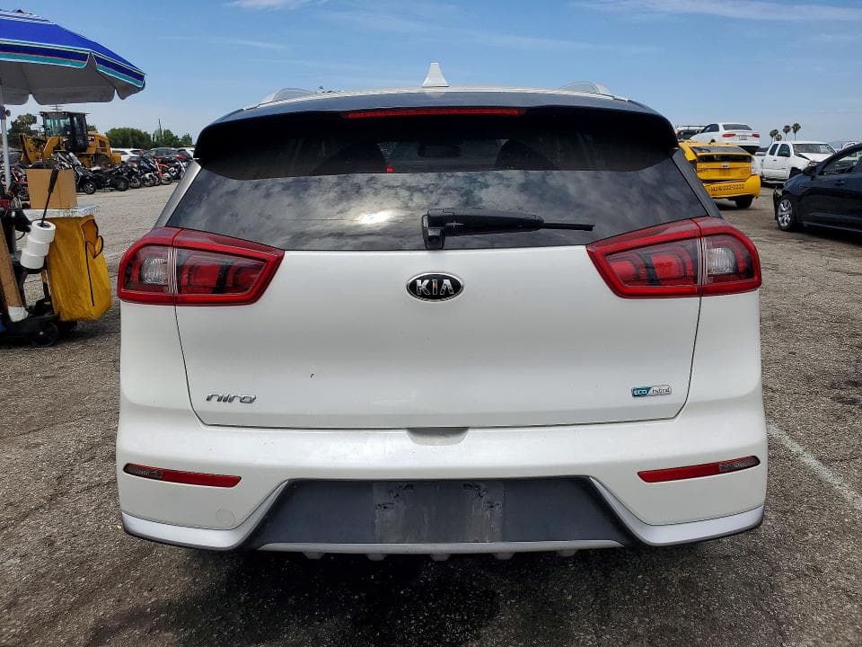 2018 KIA NIRO LX 6