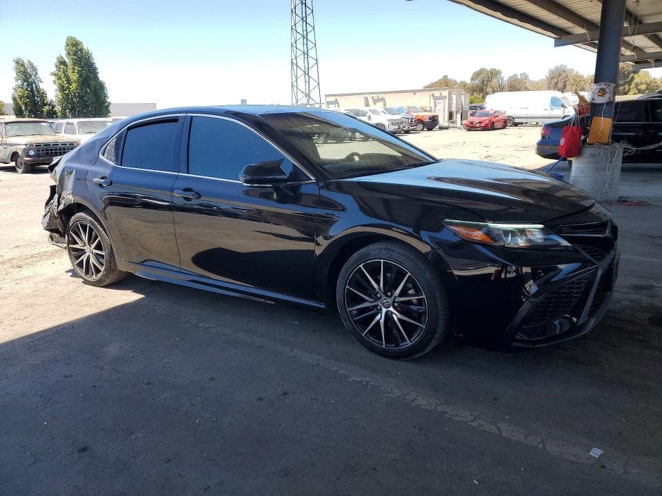 2022 TOYOTA CAMRY HYBRID SE 4