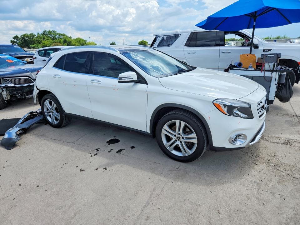 2020 MERCEDES-BENZ GLA 250 4MATIC 4