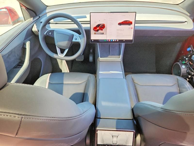 2026 TESLA MODEL Y 8