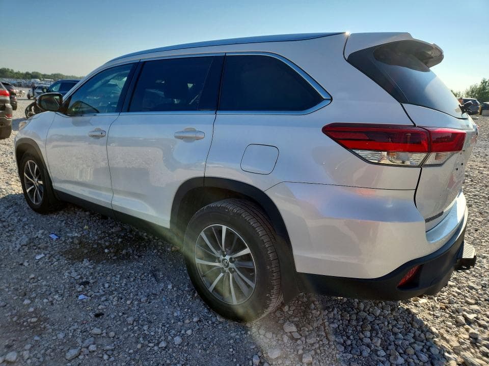 2019 TOYOTA HIGHLANDER XLE 2