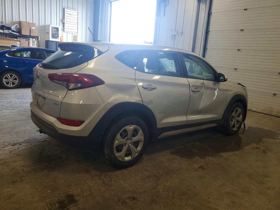 2017 HYUNDAI TUCSON SE 3
