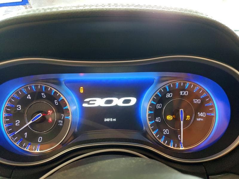 2017 CHRYSLER 300 LIMITED 9