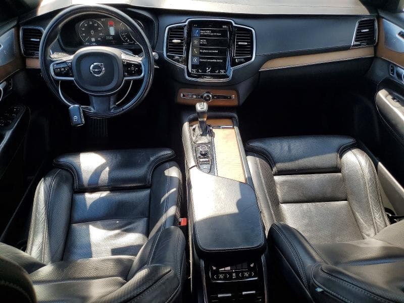 2017 VOLVO XC90 T6 8