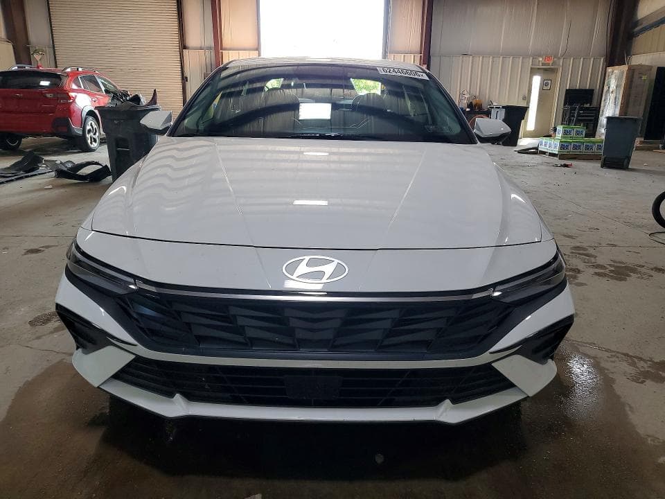 2026 HYUNDAI ELANTRA LIMITED 5