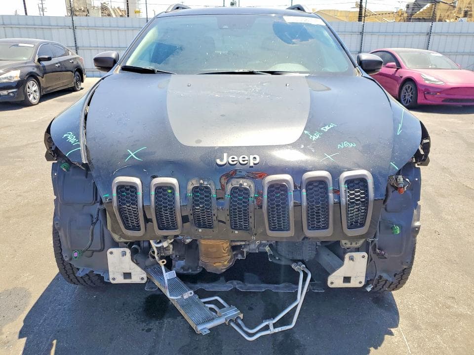2018 JEEP CHEROKEE TRAILHAWK 5