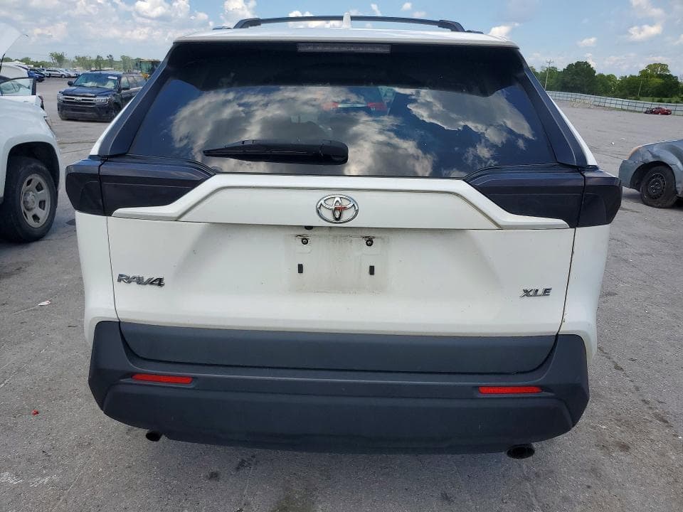 2019 TOYOTA RAV4 XLE 6