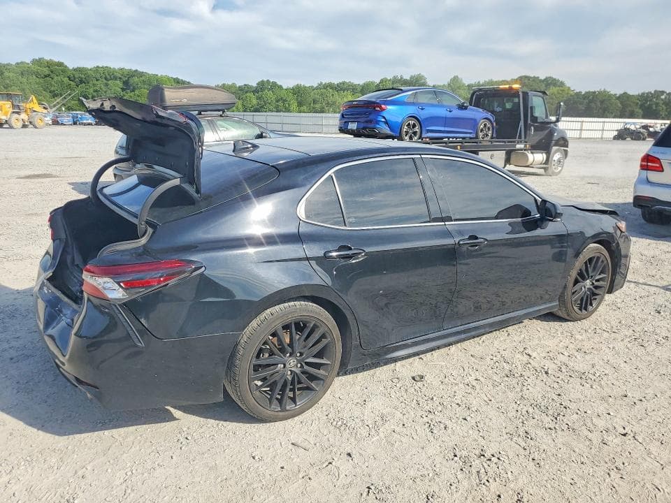 2022 TOYOTA CAMRY XSE 3