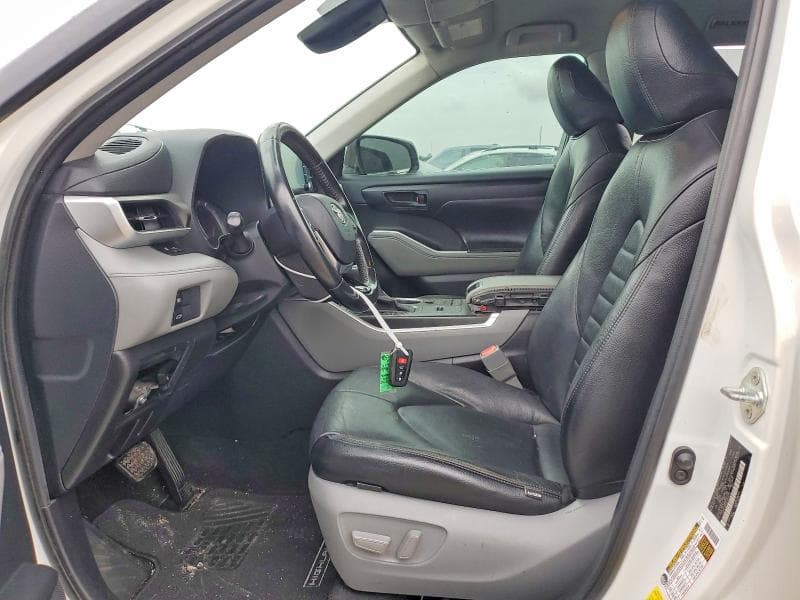 2020 TOYOTA HIGHLANDER LE 7