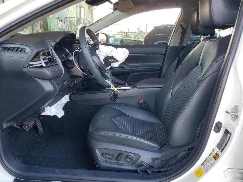 2020 TOYOTA CAMRY SE 7