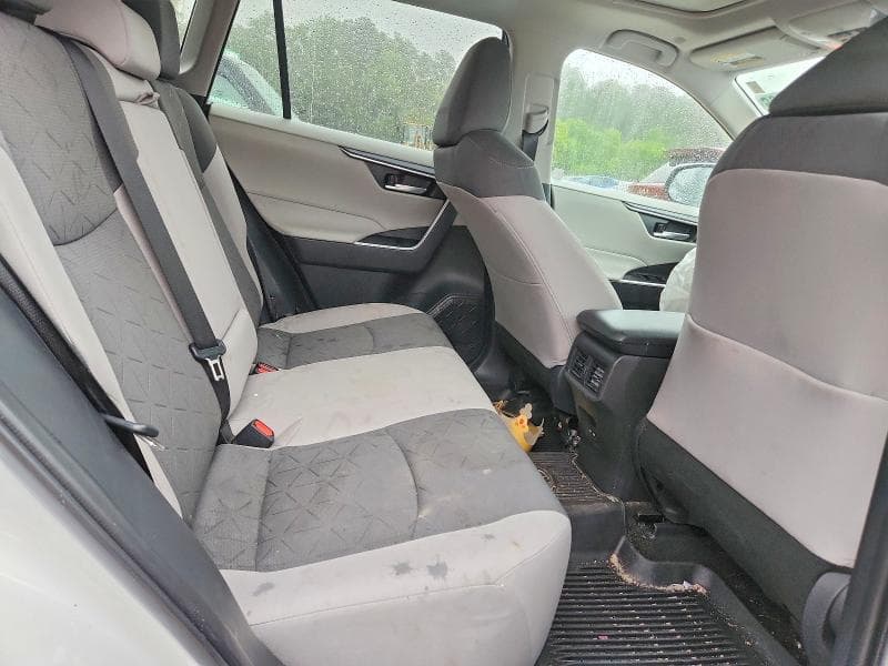 2025 TOYOTA RAV4 XLE 11