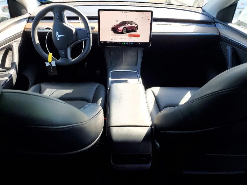 2023 TESLA MODEL Y 8