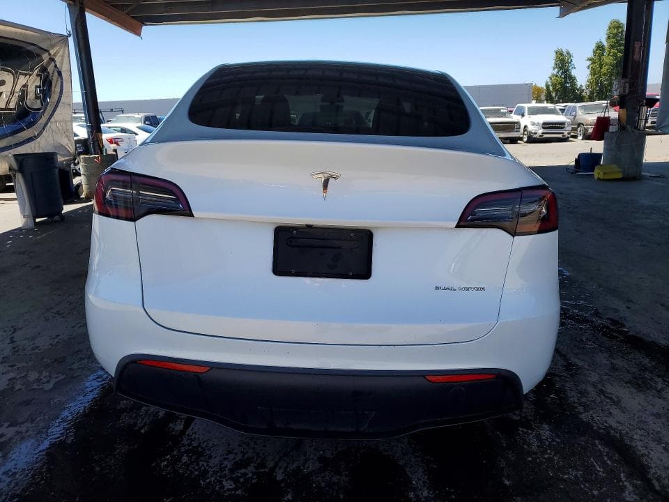 2023 TESLA MODEL Y 6