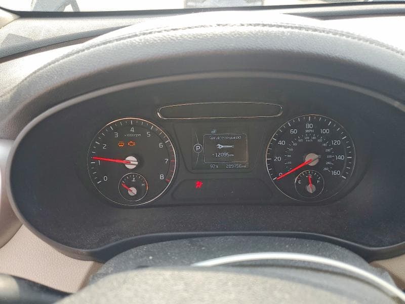 2017 KIA SORENTO LX 9