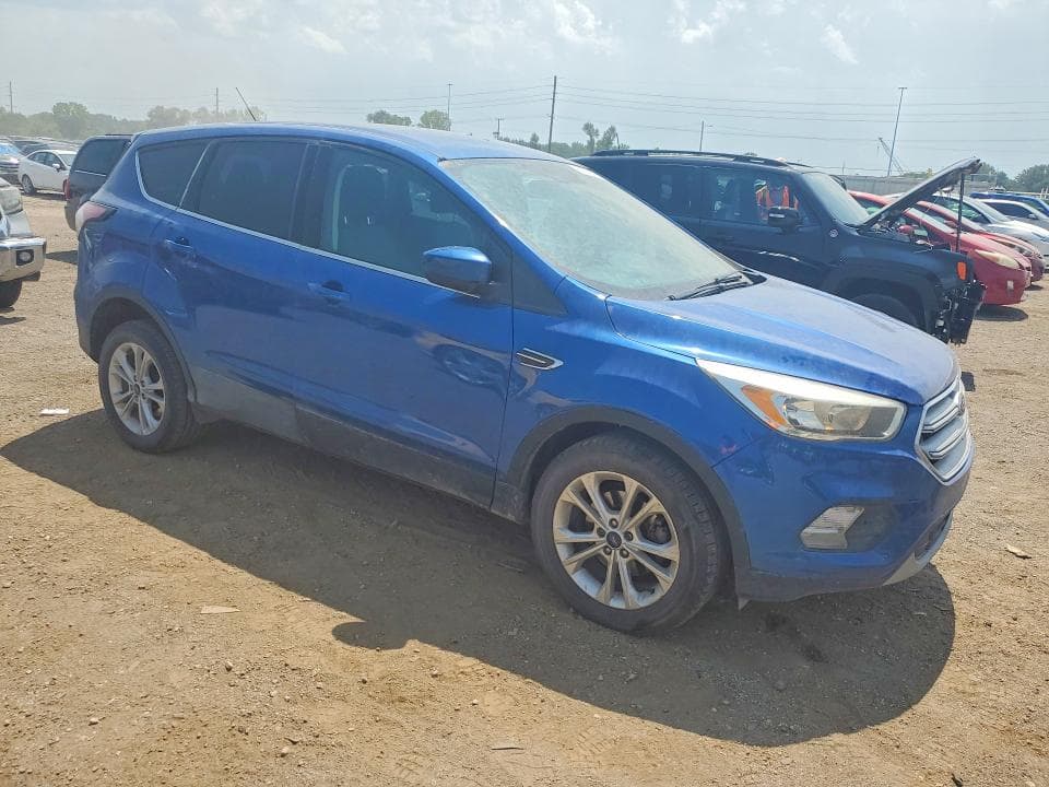 2017 FORD ESCAPE SE 4