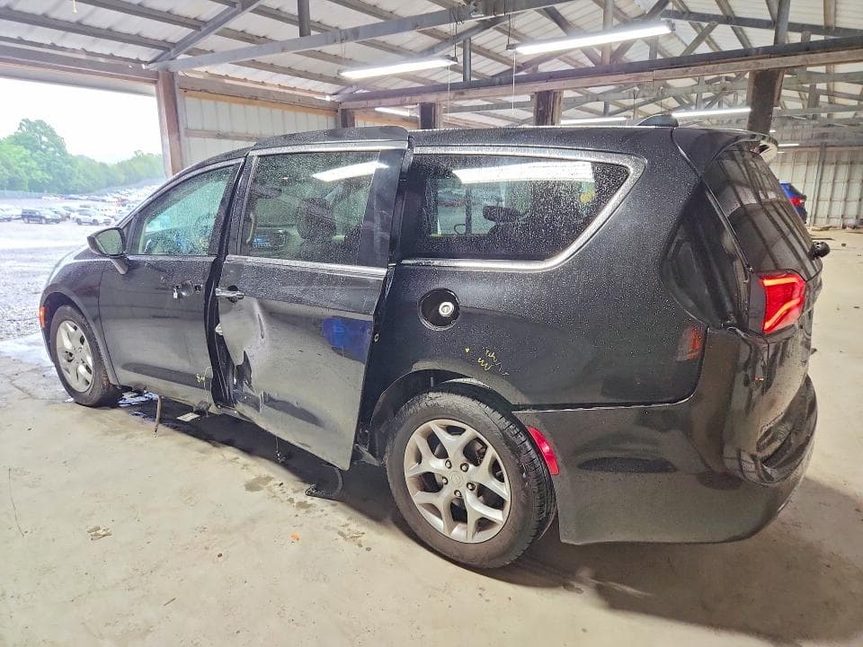 2019 CHRYSLER PACIFICA TOURING PLUS 2