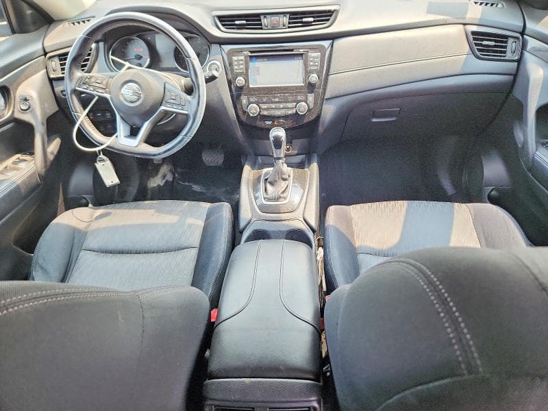 2017 NISSAN ROGUE SV 8