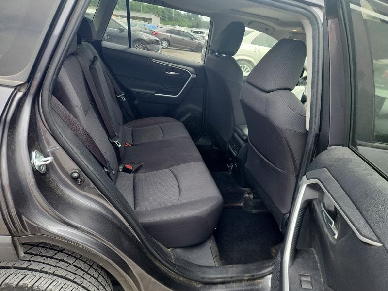 2019 TOYOTA RAV4 XLE 11