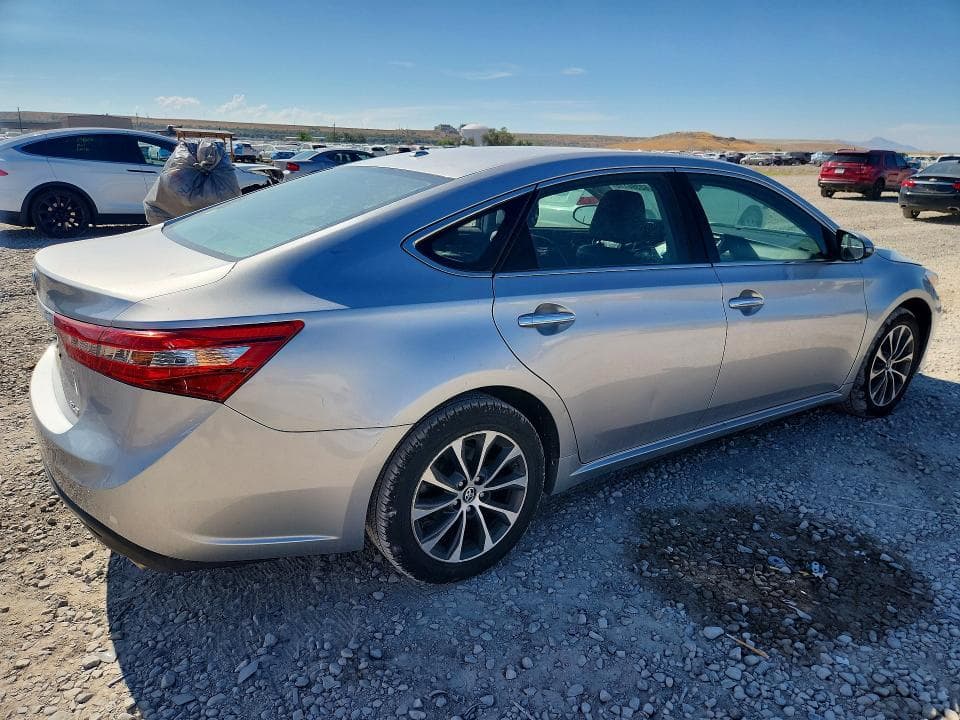 2018 TOYOTA AVALON XLE 3