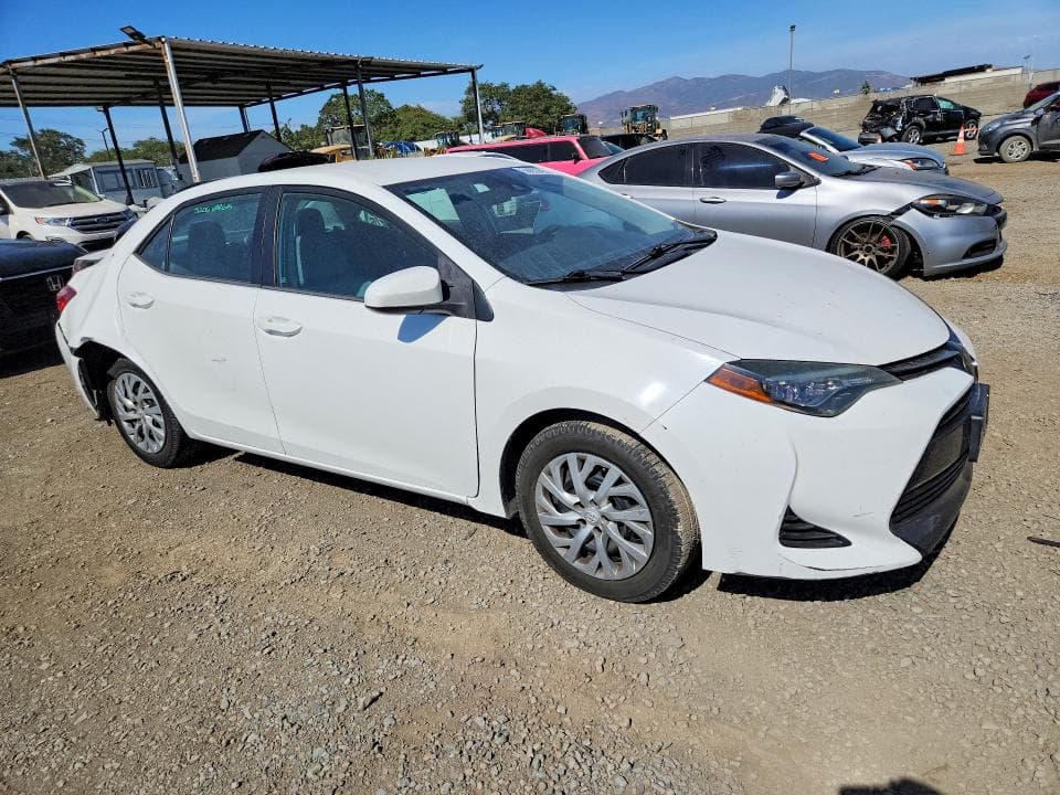 2017 TOYOTA COROLLA LE 4