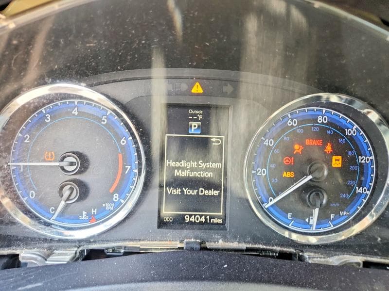 2019 TOYOTA COROLLA SE 9