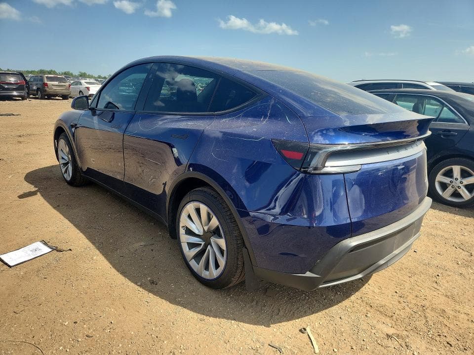 2026 TESLA MODEL Y 2