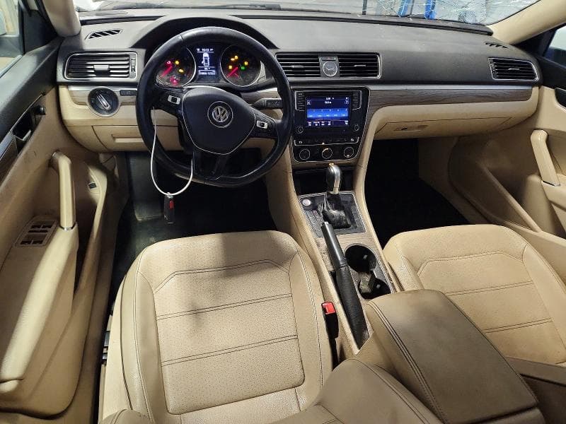 2017 VOLKSWAGEN PASSAT SE 8