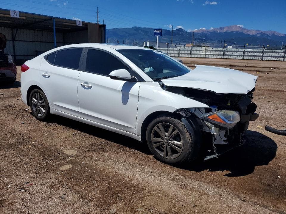 2017 HYUNDAI ELANTRA 4