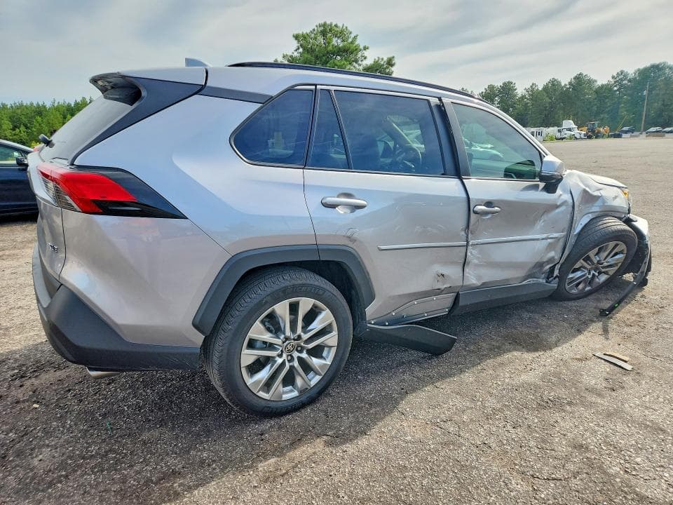 2023 TOYOTA RAV4 XLE PREMIUM 3