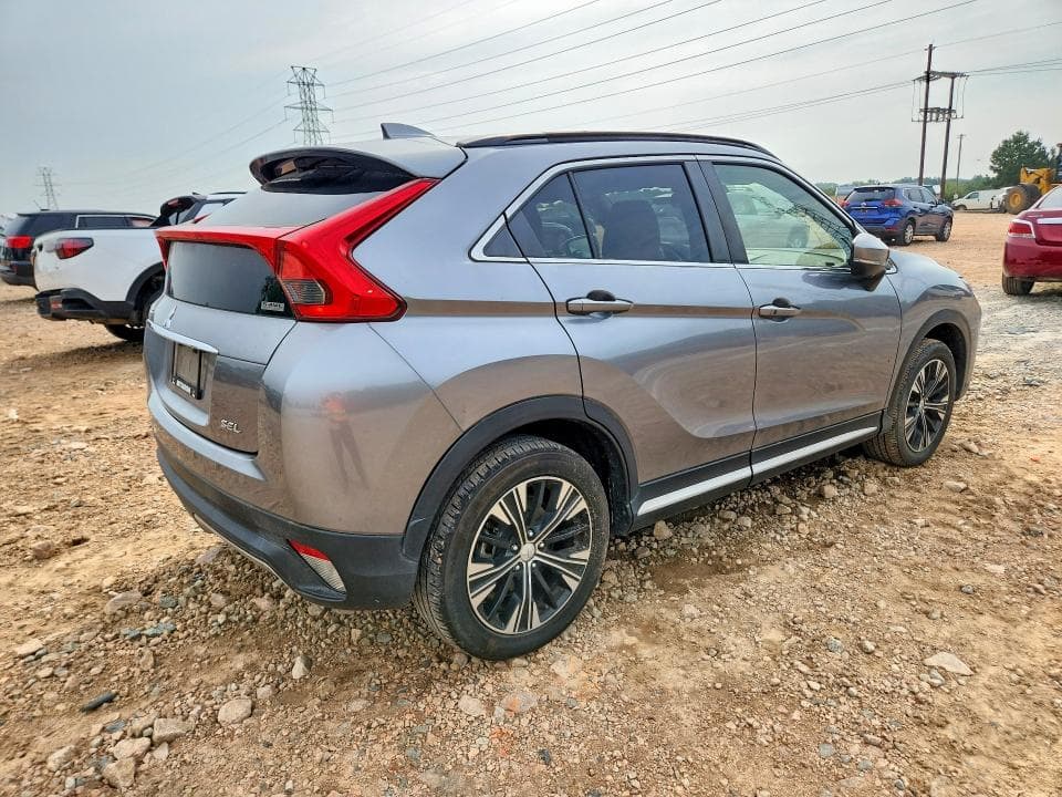 2020 MITSUBISHI ECLIPSE CROSS SE 3
