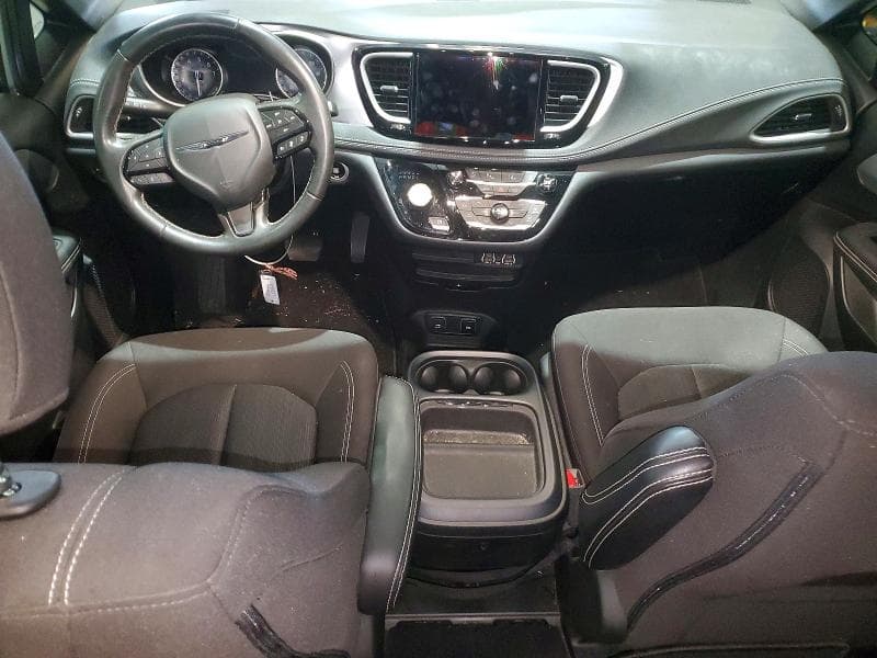 2021 CHRYSLER PACIFICA TOURING 8